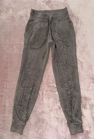 Lululemon Women's Warm Down Jogger II Length Size‎ 0 thumbnail 1