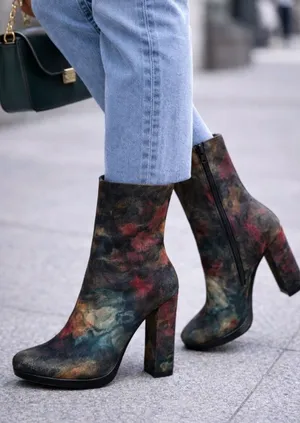 NWT Madden Girl Gigg Floral Velvet Block Heel Ankle Boots Women’s Size 8 thumbnail 1