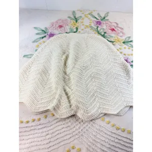 Vintage Handmade Crochet Poncho Capelet Cream Ivory Chevron Button Front Wrap thumbnail 9