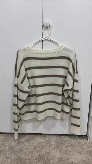 Sweater thumbnail 2