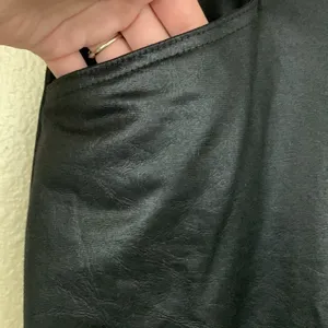 Vintage 1980s Black Faux Leather High Waisted 2pc Pantsuit Set Size 9/10 thumbnail 10