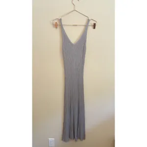 Callahan Knitwear Tammy Midi Ribbed Dress Size S‎ Gray Sleeveless Vneck thumbnail 8