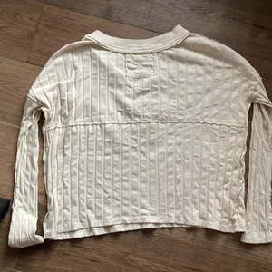 Free people beige cotton Henley, big buttons,size small thumbnail 4