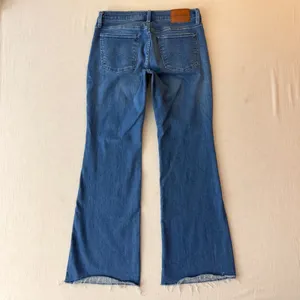 Lucky Brand Sweet Mid Rise Flare Jeans Womens 10/30R Blue Boho Raw Hem Denim thumbnail 3