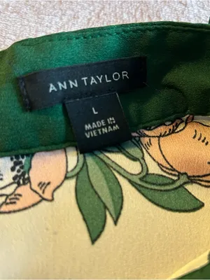 Ann Taylor botanical print sleeveless top with decorative tie size L thumbnail 6