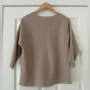 Hennes & Mauritz 3/4 Sleeve Knit Sweater thumbnail 2