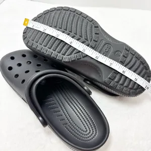 Crocs Classic Clogs Black Mens‎ Size 5Women’s Size 7 thumbnail 9