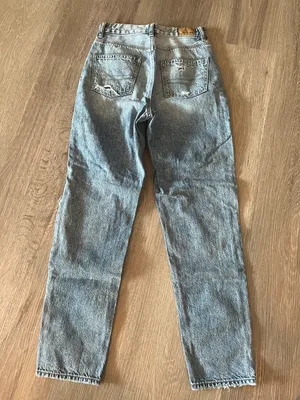 American Eagle Outfitters Curvy Mom Jeans thumbnail 2