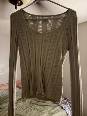Hollister Top  thumbnail 2