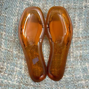 Chinese Laundry Charli Rhinestone Jelly Slide Sandals in Tan Vinyl/Stone 6 M thumbnail 7
