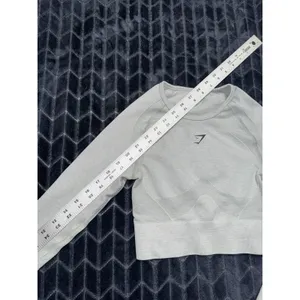 Gymshark Women's Gray Athletic Shirt Long Sleeve Active Wear Size XSmall thumbnail 6