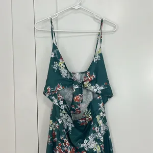 Medium Green, White Floral Tie Front Faux Wrap Midi Dress thumbnail 9