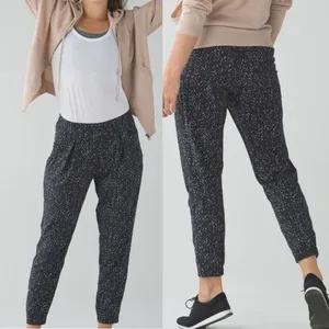 Lululemon Jogger Butterfly Texture Black White Size 8 thumbnail 2