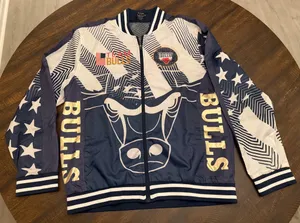 Chicago Bulls Basketball Throwback Jacket NBA Size XXL Windbreaker thumbnail 1