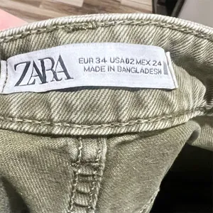 ZARA Women's High-Waisted Balloon Pants Size 2 Green Casual Relaxed Fit thumbnail 6