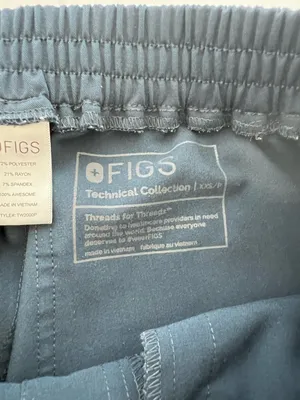 FIGS Women's High Waisted Yola Skinny‎ Scrub Pants™ Dark Harbor thumbnail 11