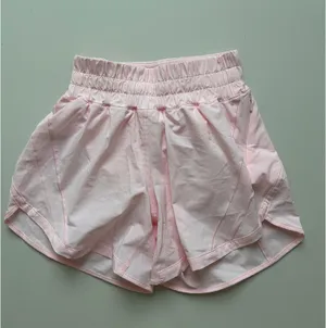 Lululemon Hotty Hot High-Rise Lined Short 2.5” thumbnail 2