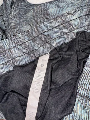 Lululemon Gotta Hot 4" Shorts thumbnail 4