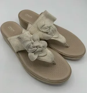 Bzees for LifeStride Women's Bloom Wedge Sandal Cream Beige‎ Size 9 summer thumbnail 1