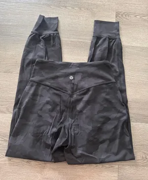 Lululemon deep camo align joggers 4  thumbnail 1