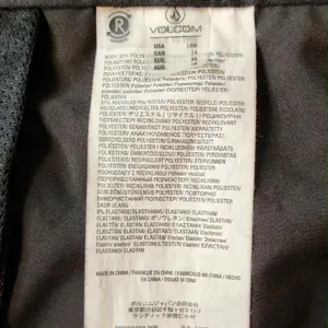 NWT WOMENS  Volcom black shorts, thumbnail 4