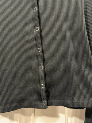 Hollister Black Ribbed Snap-Front Long Sleeve Crop Top thumbnail 3