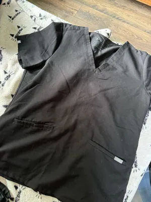 FIGS Scrub Top One-Pocket thumbnail 1