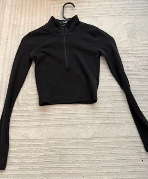 Aritzia Black Half-Zip Crop Long Sleeve Top thumbnail 1