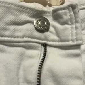 Levi's Classic White Denim Jeans size 28 thumbnail 5