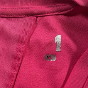 WOMEN'S PINK ACTIVEWEAR SHIRT Size Small V-Neck Open Split Back Workout Top Gym thumbnail 9