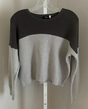 Urban Outfitters BDG Gray Color Block Sweater Size Medium thumbnail 1