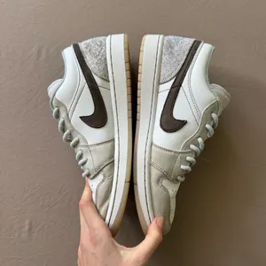 Air Jordan 1 Low Sneakers “Coral” thumbnail 4