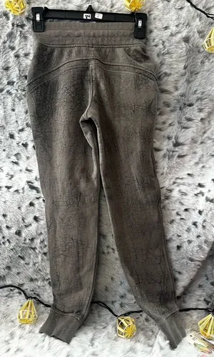 Lululemon warm down joggers 7/8 length Gray Size 0 thumbnail 1