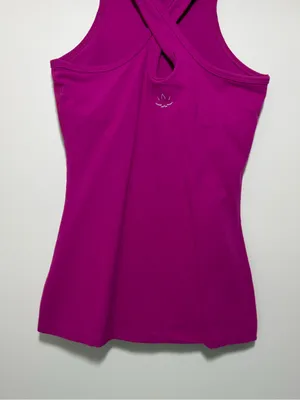Beyond Yoga Under Lock and Keyhole Tank thumbnail 4