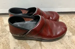 Dansko Professional Clogs in rich burgundy reddish-brown leather finish Size 39 thumbnail 1