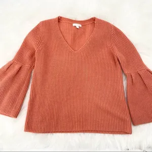 LC Lauren‎ Conrad V Neck Coral Knit Bell sleeved Sweater Size S Feminine thumbnail 2