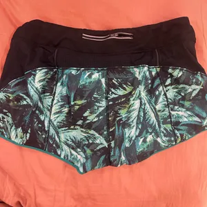 Athleta Black and Green Athletic Shorts Moisture-Wicking Relaxed Fit thumbnail 2