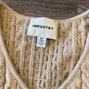Industry Tan Cable-Knit Button Front Crop Tank Top thumbnail 4
