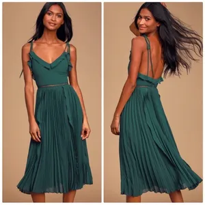Lulu's Never‎ A Dull Moment Emerald Green Tie-Strap Pleated Midi Dress thumbnail 2