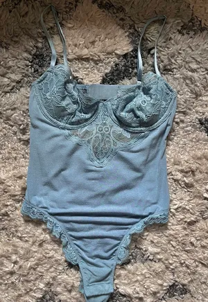 Victoria's Secret Lingerie thumbnail 1