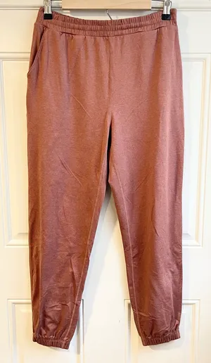 Vuori Women's Boyfriend Jogger thumbnail 1