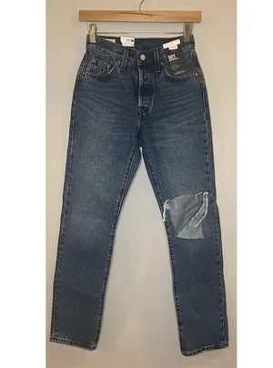 NWT Levi's 501 Original Women's Jeans Size 23 x 30 Straight Leg Distressed thumbnail 4