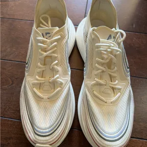 APL Women’s Streamline Pristine‎ Running Shoe 9.5 thumbnail 6