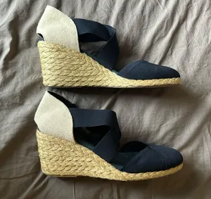 Shoes thumbnail 2