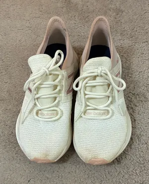 New Balance Roav thumbnail 1
