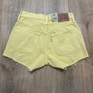 Levi's | NWT Women's 501 Yellow High Rise Frayed Raw Hem‎ Denim Shorts, Size 24 thumbnail 4