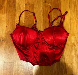 SheIn Corset Crop Top thumbnail 1