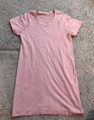 Lululemon Swiftly Tech Short Sleeve thumbnail 1