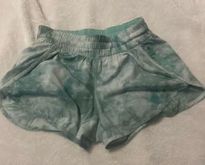 Lululemon shorts thumbnail 3