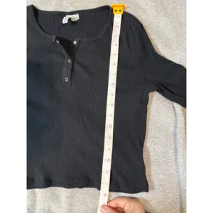 H&M‎ Divided Size Medium Black Long Sleeve Shirt Ribbed Quarter Button Causal thumbnail 4